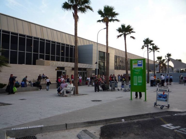 I tassisti dell’aeroporto sud denunciano le “mafie”